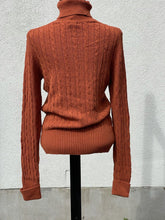 Load image into Gallery viewer, Gap Cable Knit Sweater L
