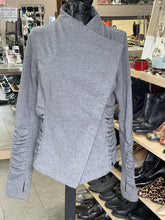 Load image into Gallery viewer, Lululemon Sweater S/M
