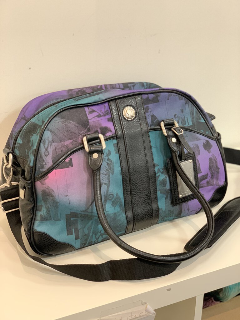 Lululemon print gym/travel bag