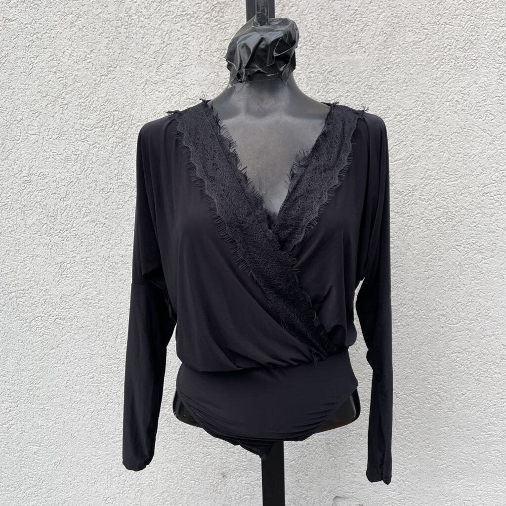 Misguided bodysuit 6 NWT