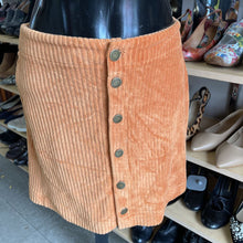 Load image into Gallery viewer, Z Supply Corduroy Skirt NWT S
