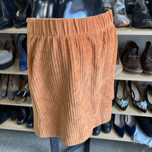 Load image into Gallery viewer, Z Supply Corduroy Skirt NWT S
