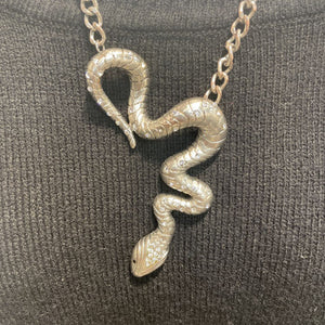 Snake pendant chain necklace