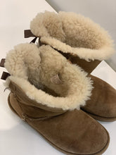 Load image into Gallery viewer, UGG suede boots w bows 6
