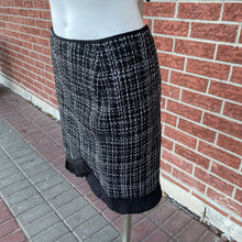 Load image into Gallery viewer, White House Black Market tweed skirt 0

