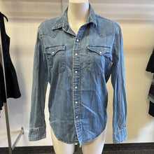 Load image into Gallery viewer, Levis denim top S
