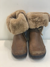 Load image into Gallery viewer, Blondo real sheep shearling lined waterproof boots 7
