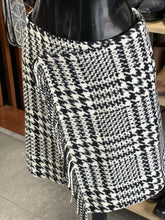 Load image into Gallery viewer, Eddie Beauer Lined Wool Blend skirt 8
