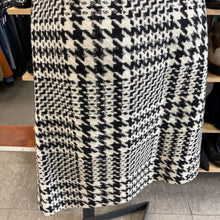 Load image into Gallery viewer, Eddie Beauer Lined Wool Blend skirt 8
