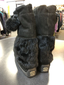 Manitobah Mukluk suede/fur boots 10
