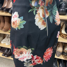 Load image into Gallery viewer, Zara Floral Skirt XS
