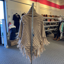 Load image into Gallery viewer, Cherie Bliss fringe poncho O/S
