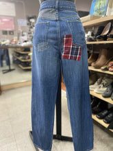 Load image into Gallery viewer, Madewell Boy Jean 29
