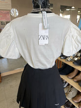 Load image into Gallery viewer, Zara Top short sleeve NWT L
