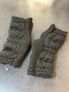 Calimar fingerless knit gloves