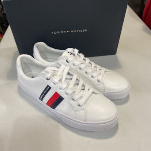Tommy Hilfiger Sneakers 9 NEW