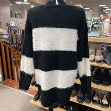 Load image into Gallery viewer, Evelyn Taylor sweaters Sweater L

