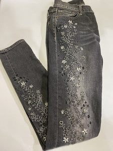 Driftwood Embroidered Marilyn Jeans 26