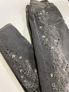 Driftwood Embroidered Marilyn Jeans 26