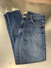 Load image into Gallery viewer, Mother Looker Ankle Fray Jeans 28
