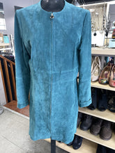 Load image into Gallery viewer, Guillaume Vintage suede Coat M
