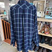 Load image into Gallery viewer, Eddie Beauer Plaid top long sleeve XL
