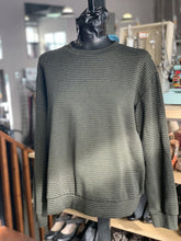 Load image into Gallery viewer, Lou &amp; Grey Sweater M
