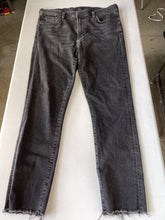 Load image into Gallery viewer, Citizens of Humanity Rocket Crop high rise skinny Jeans 31
