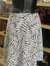 Load image into Gallery viewer, Michael Kors skirt S
