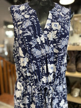 Load image into Gallery viewer, Gap floral dress NWT M
