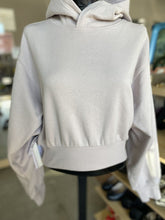 Load image into Gallery viewer, TNA Cropped Airy Perfect Sweater M NWT
