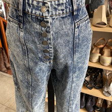 Load image into Gallery viewer, Moon River Acid Wash Jeans S
