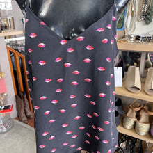 Load image into Gallery viewer, Equipment Silk Lip print Tank Top M NWT
