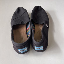 Load image into Gallery viewer, Toms Shoes 7.5
