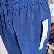 Load image into Gallery viewer, DKNY Pants XXS NWT
