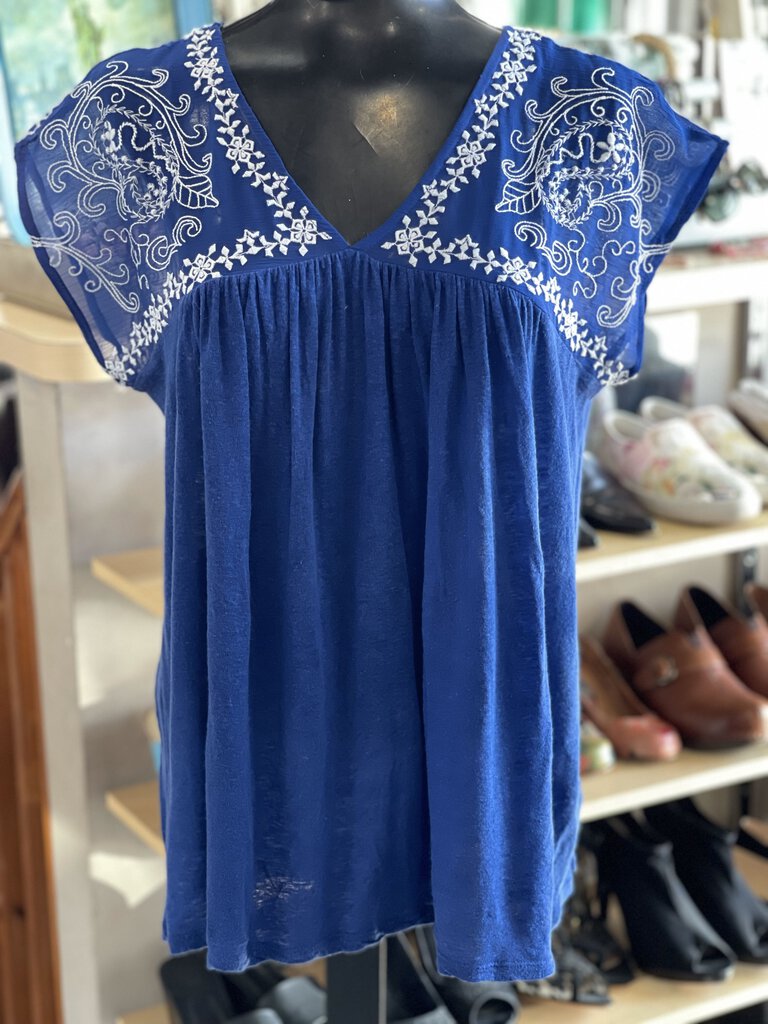 Lucky Brand Embroidered Top short sleeve M