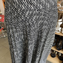 Load image into Gallery viewer, Zara Skirt XS
