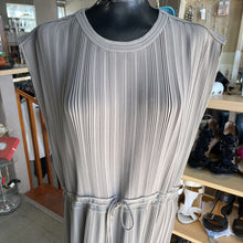 Load image into Gallery viewer, Club Monaco pleated dress 8
