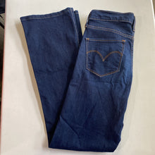Load image into Gallery viewer, Levis 315 Shaping Bootcut Jeans 28
