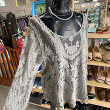 Load image into Gallery viewer, Soya Concept Lace Top XL
