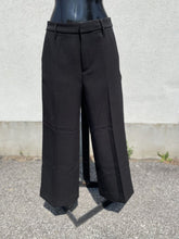 Load image into Gallery viewer, Banana Republic High Rise Wide Leg Crop Pant 4 NWT
