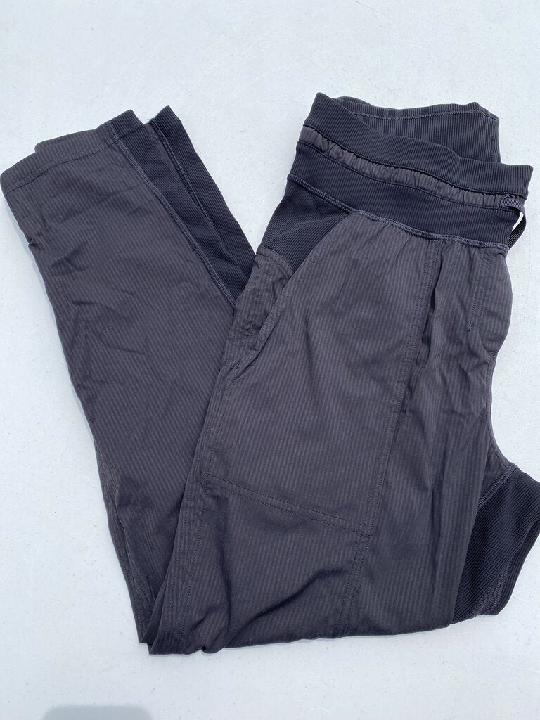 Lululemon pants 4