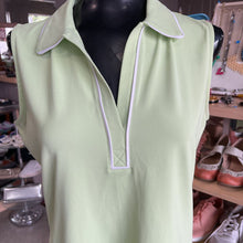 Load image into Gallery viewer, IZOD sleeveless top M
