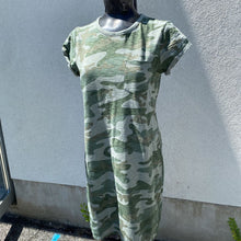Load image into Gallery viewer, Gap Camo Dress M
