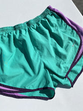 Load image into Gallery viewer, Nike Shorts L
