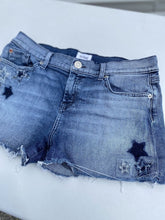 Load image into Gallery viewer, Hudson denim shorts 29
