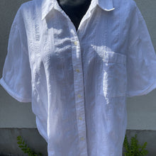 Load image into Gallery viewer, Treasure Bond button up shirt XL
