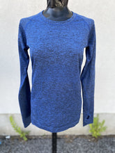Load image into Gallery viewer, Lululemon stretchy long sleeve top 8
