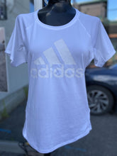 Load image into Gallery viewer, Adidas t-shirt S
