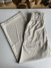 Load image into Gallery viewer, Dynamite striped flowy pants XXS
